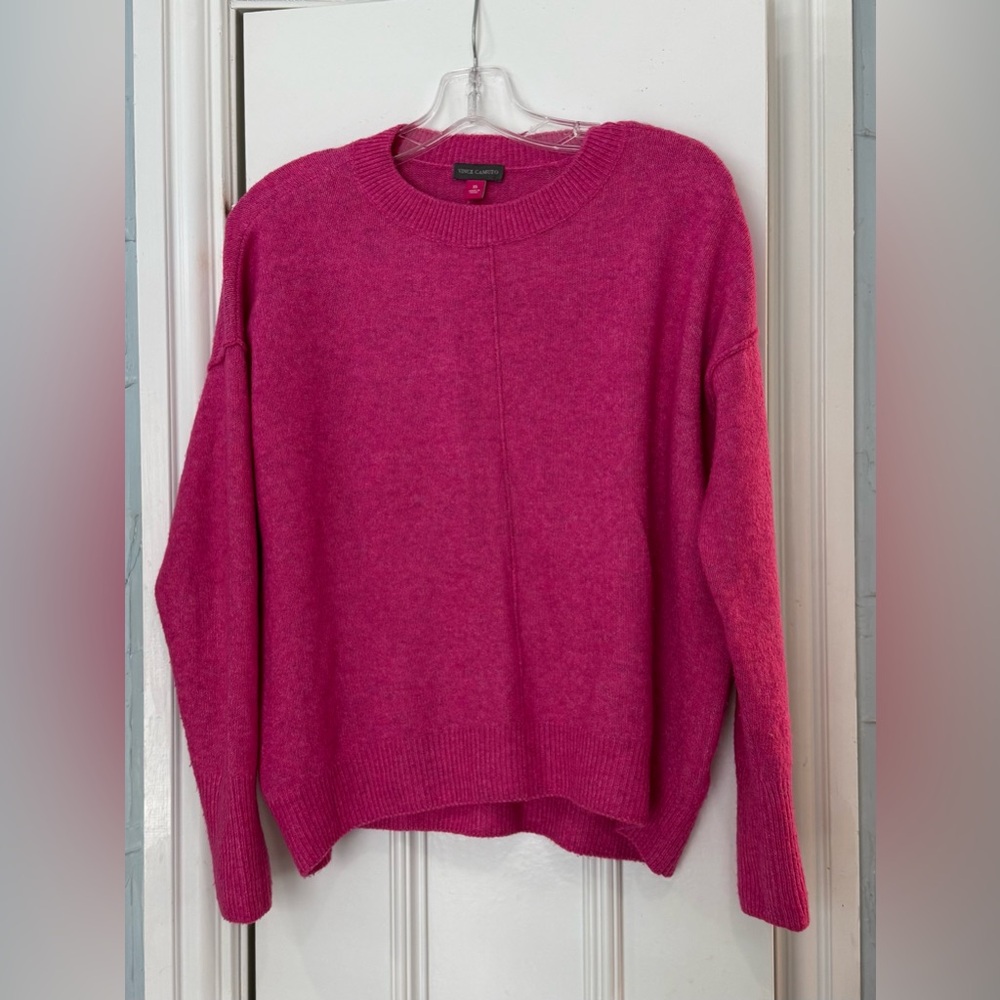 Vince Camuto Vibrant Pink Crew Neck Sweater – Cozy, Soft & Stylish